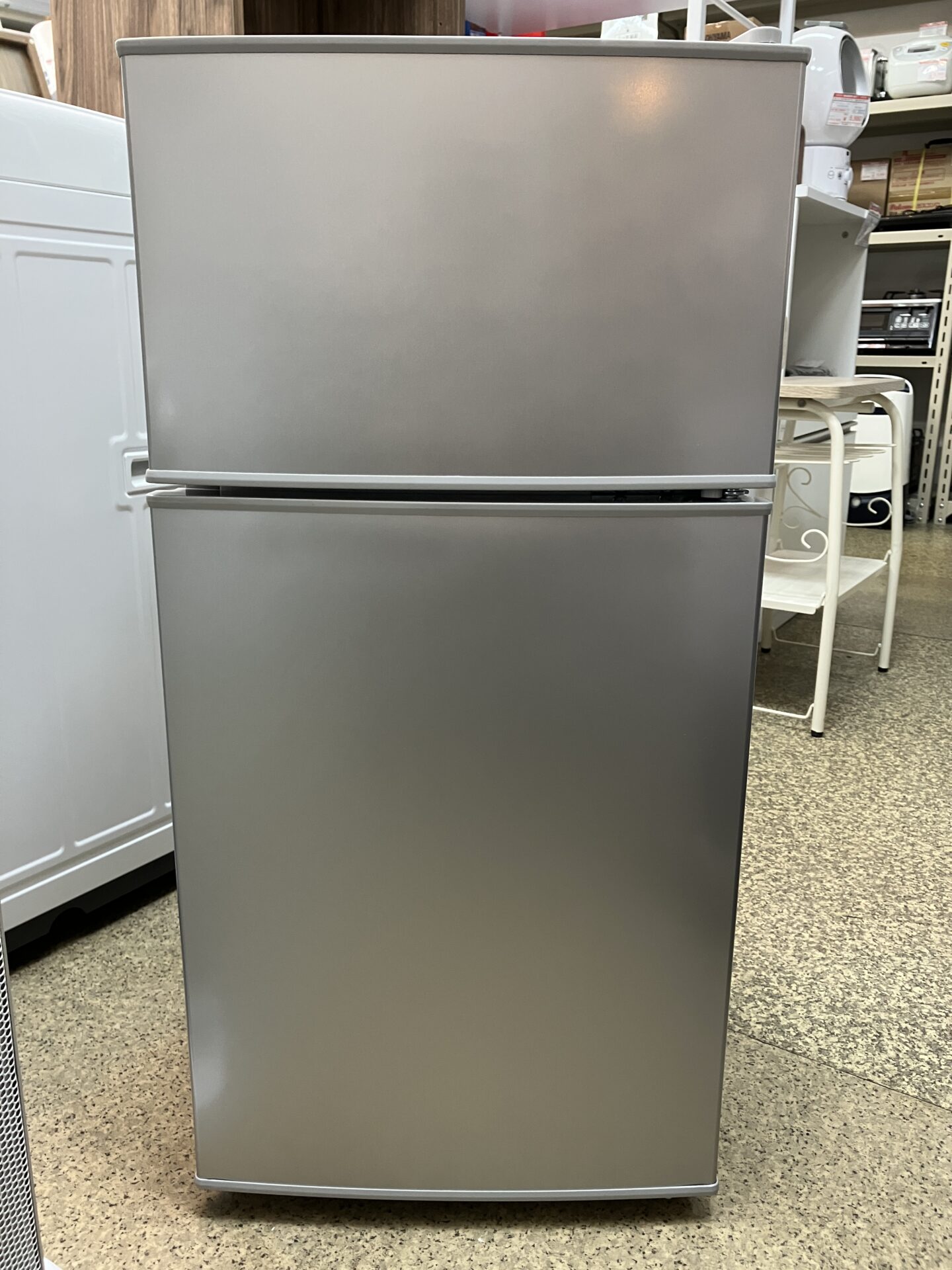 2025年製 シルバー2ドア冷蔵庫「TE-RE101」美品！！ - リサイクル